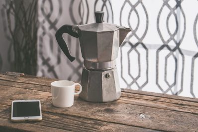 Moka Pot Nedir, Moka Pot Kullanarak Kahve Nasıl Demlenir?