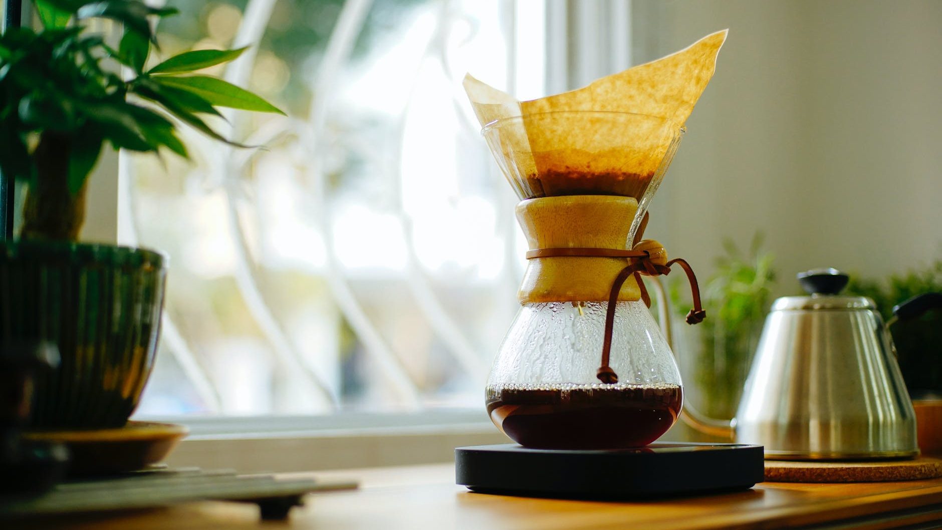 V60 Filtre Kağıtları Arasındaki Farklar Nelerdir? Beyaz ve Kahverengi Filtre Kağıtları