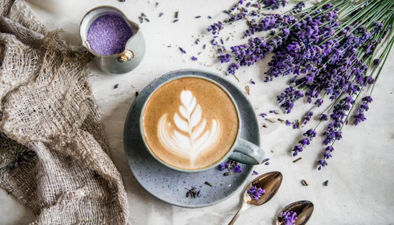 Lavanta Latte Tarifi – Evde Rahatlatıcı Bir Deneyim