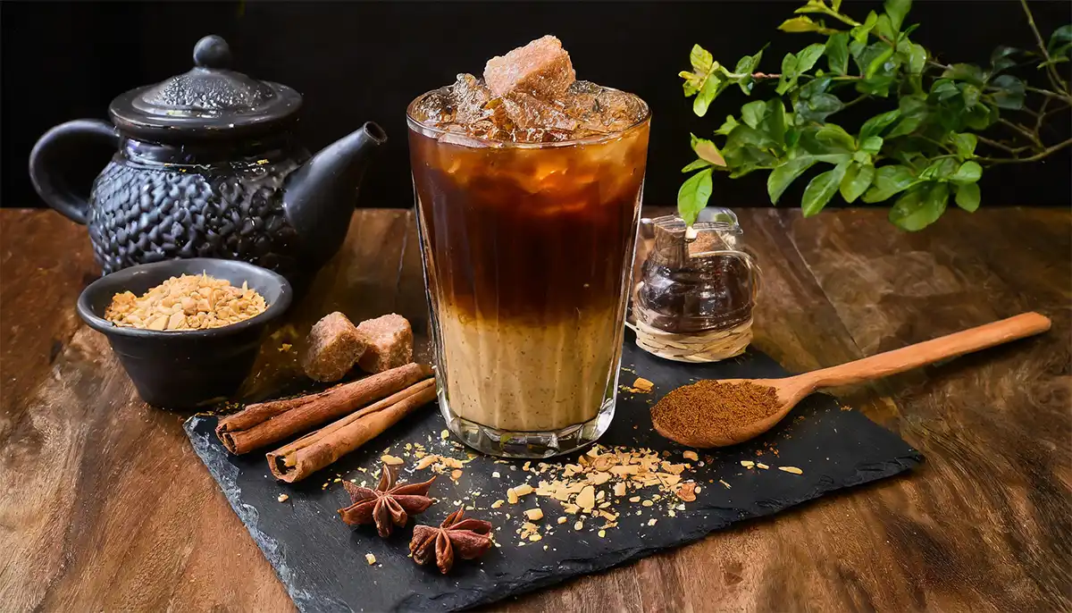 Esmer Şeker ve Yulaf Sütü Buluştu: Iced Brown Sugar Oat Shaken Espresso