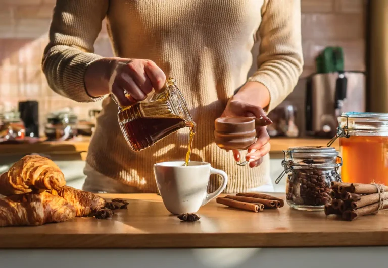 Bal ve Tarçın Şurubu ile Kahvelerinizi Evinizde Şenlendirin